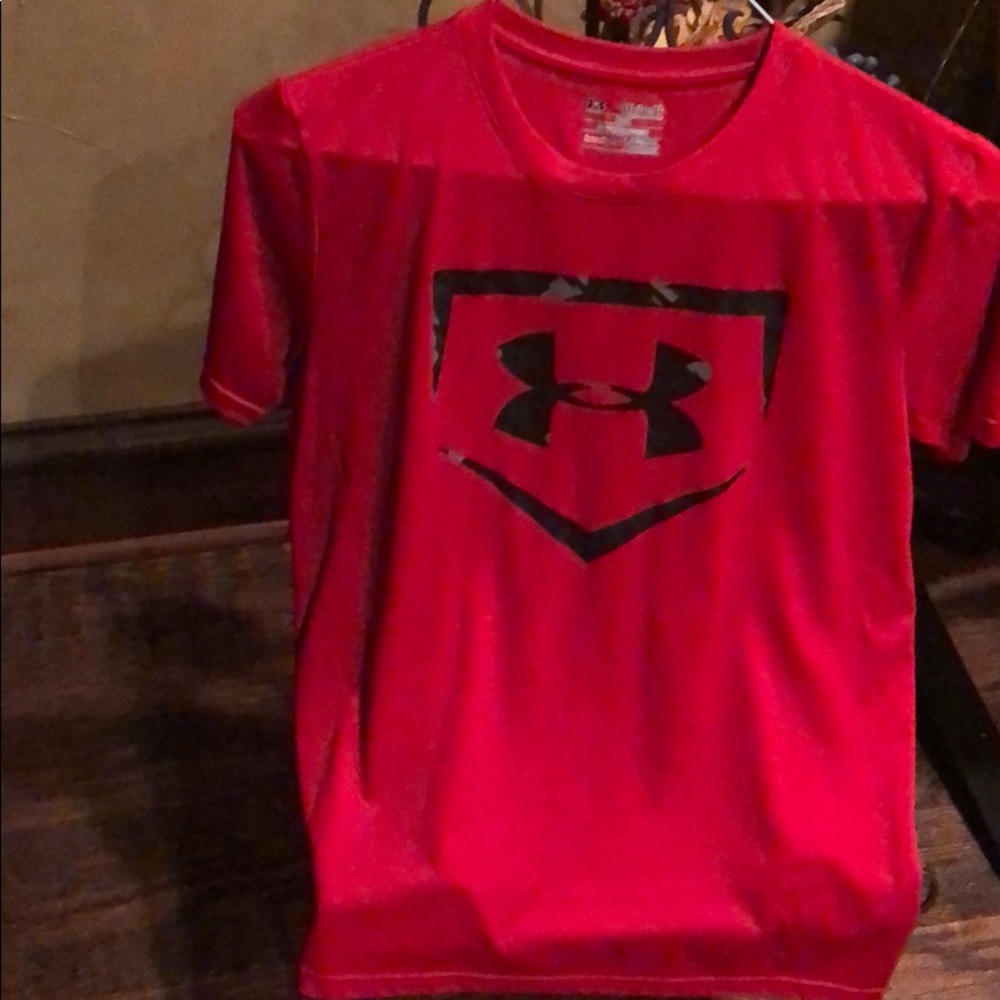Under Armour short sleeved t-shirt